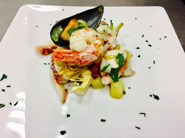 Insalatina tiepida di mare e terra