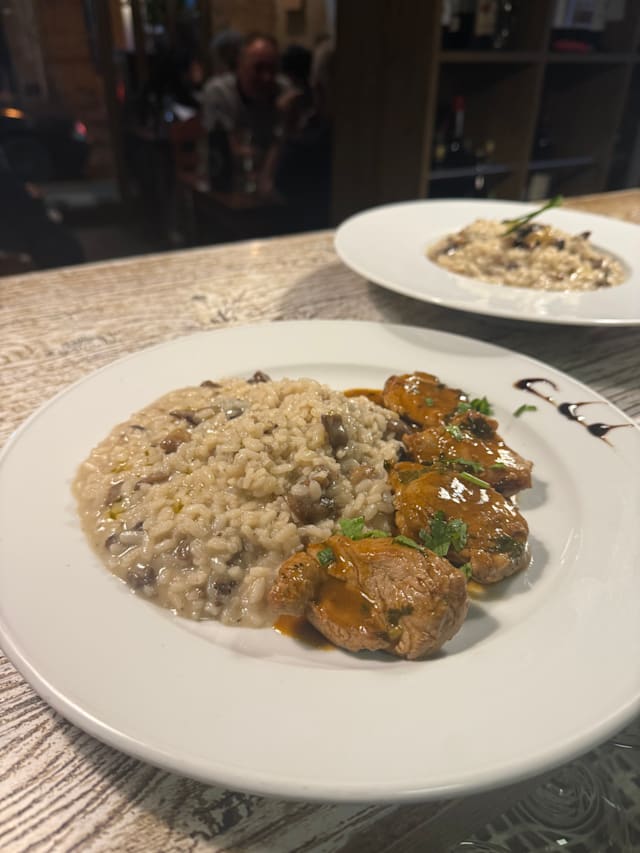 Lombinhos de Porco Preto com Risoto de Cogumelos Selvagens