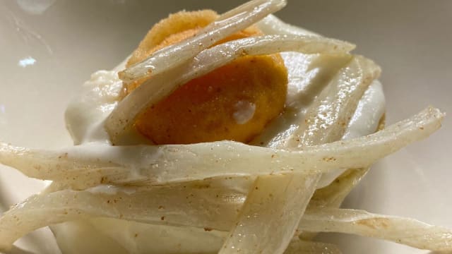 Flan di cardo gobbo con uovo in camicia