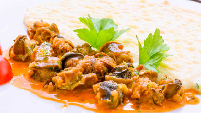 lumache in umido con crema di patate