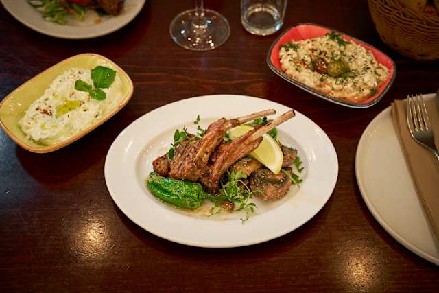 Halv Grek Plus Turk, Stockholm