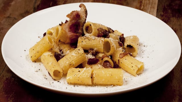 Mezza manica alla carbonara 