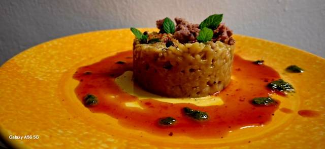 Risotto allo zafferano e salsiccia