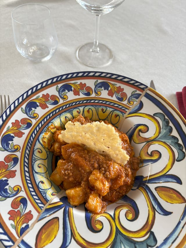 Gnocchi di patate fatti in casa al ragù umbri 