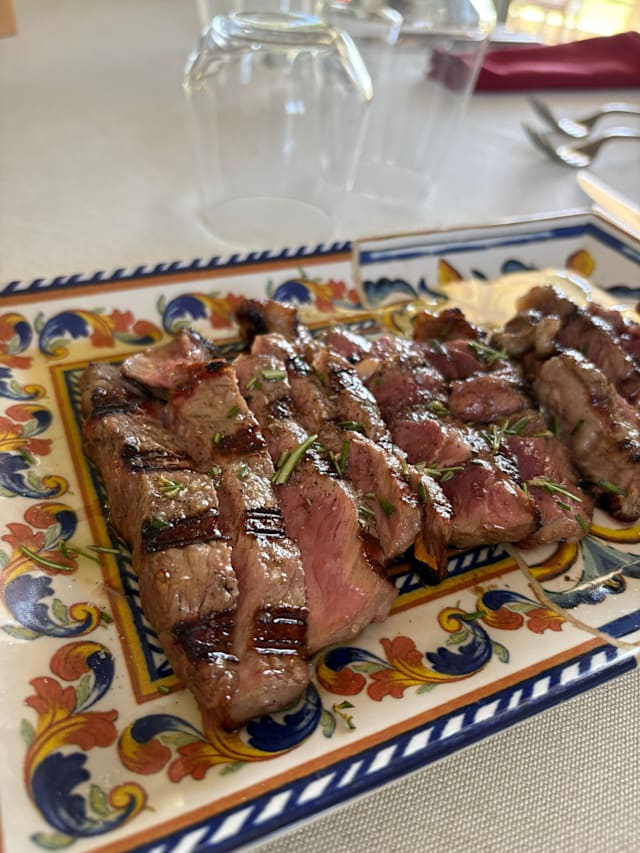 Tagliata di Marchigiana IGP al rosmarino 