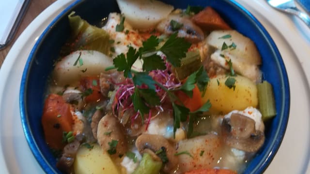 Pot-au-feu de lotte bretonne, légumes d'hiver 