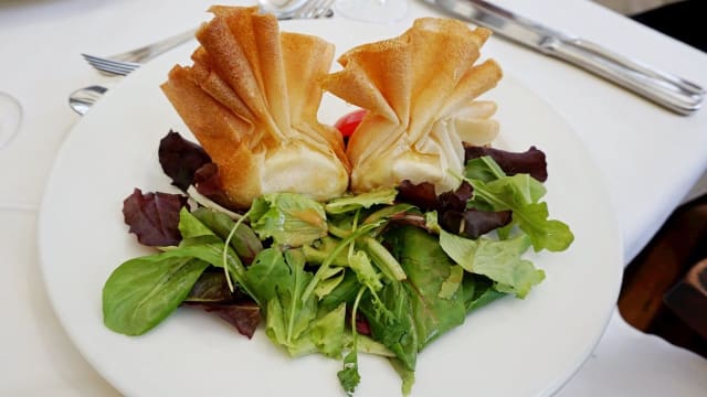 Notre entrée de feuilleté de girolles au foie gras 