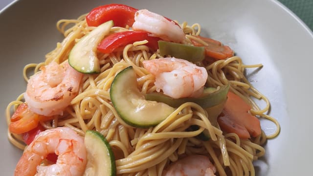 Nouilles sautées aux crevettes 