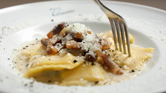 Ravioli Ripieni di Cacio e Pepe alla Gricia