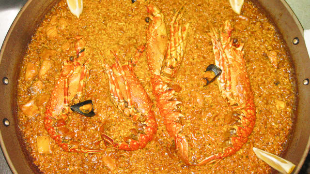Paella de Langosta con rape