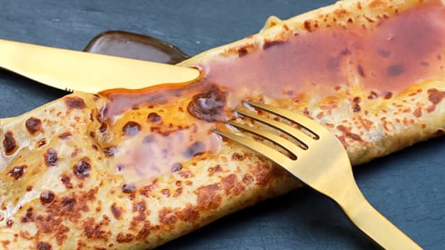 Salted caramel crêpe