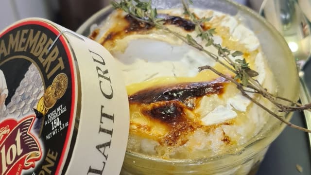 Petit camembert rôti miel & thym en entrée, à partager (ou pas :) 