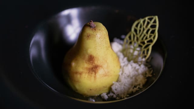 Bavarese alle pere, tuma canziata, miele al peperoncino