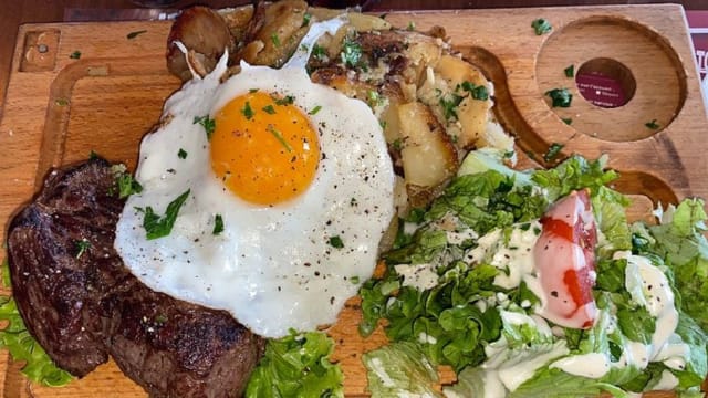 Pavé de bœuf et son œuf 