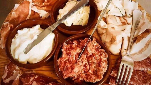 Panifici con tagliere misto 