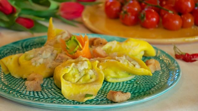 Cappellacci con salsa di luccio