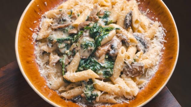 Creamy Spinach Mushroom Pasta 