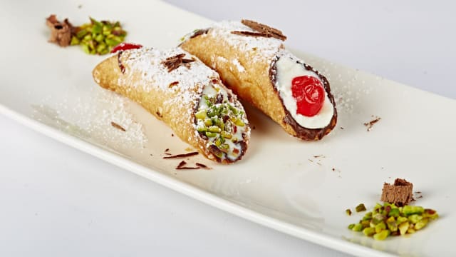 cannolo siciliano