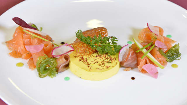Panacotta safranée gravlax de saumon Wakamé et citron caviar