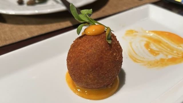 Croquetes de Carne, Maionese de Sriracha