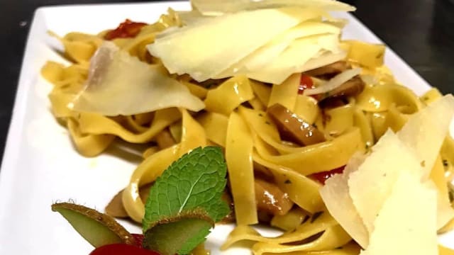 Le Tagliatelle ai Funghi Porcini e Pecorino