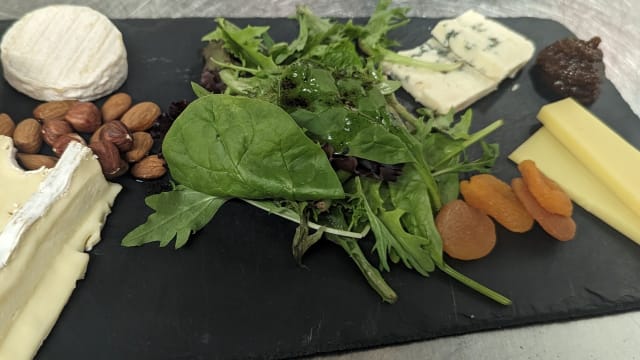 Fromage dîner : Dégustation de fromage de la région, chutney maison