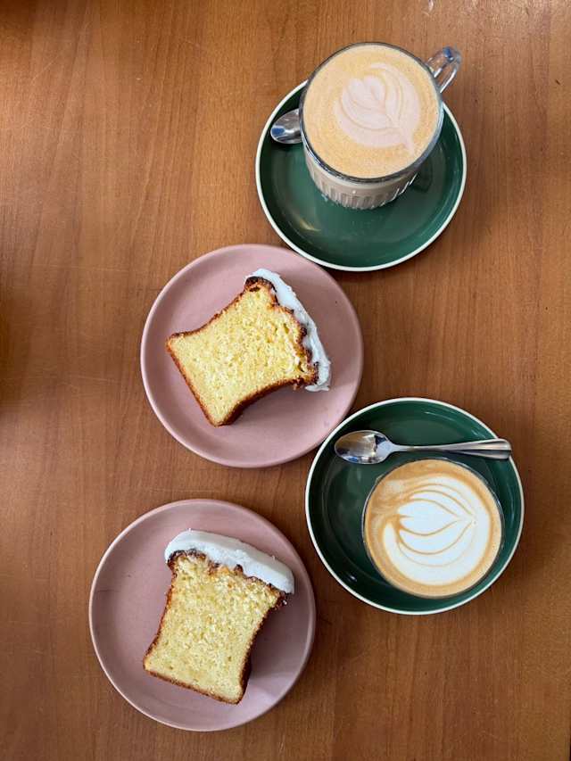 chai latte & limon cake
