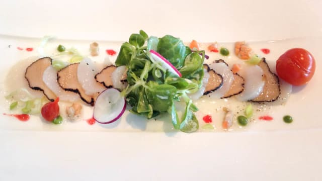 Carpaccio de St Jacques et sa truffe blanche