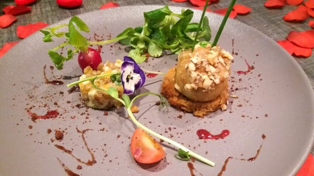 Sphere de foie gras au coeur tendre granny smith et fruits secs