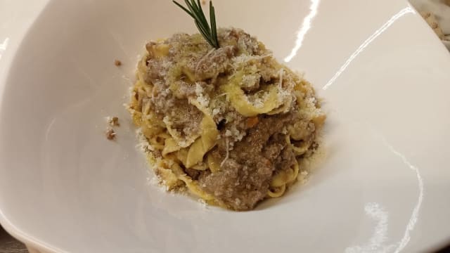 Tagliatelle fatte in casa al ragout bianco di cinghiale