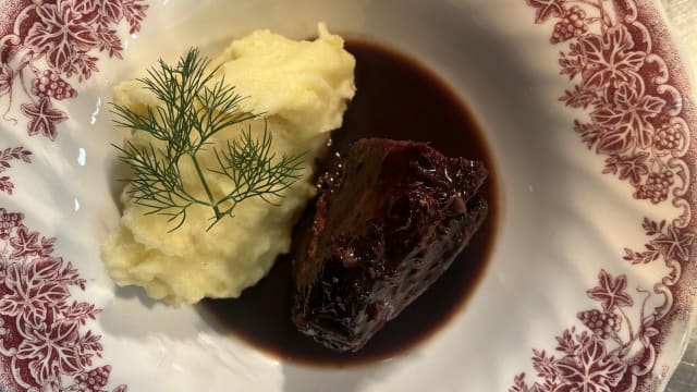 Guancialino di Maiale con polenta e aneto