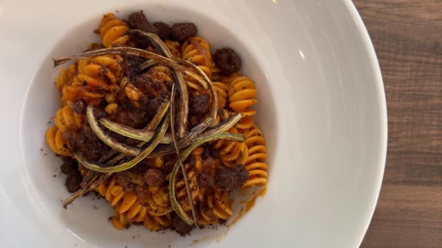 Fusillone al sugo di coda