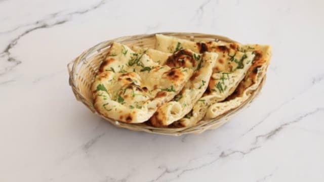 Garlic Nan : Pão com Alho