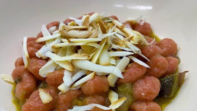 Gnocchi alla barbabietola con crema di melanzane