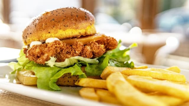 Hamburger Frango Crocante