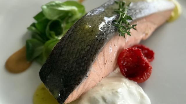 Salmone in vasocottura