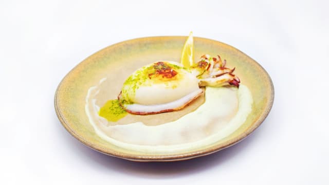 Sepia de nuestra costa plancha, salsa mery