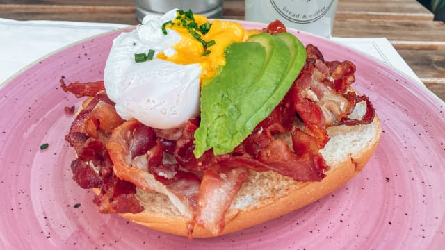 Benedict eggs 