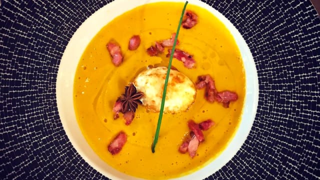 Velouté de Potiron au lard et œuf poché