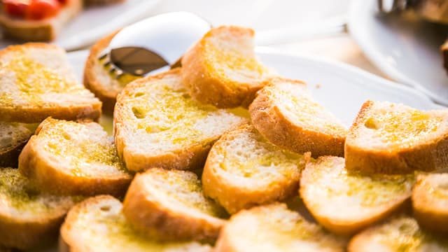 Crostini all'olio nuovo Bio della Tenuta