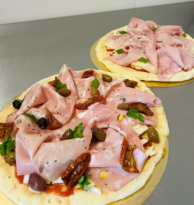 Pizza mortadelle