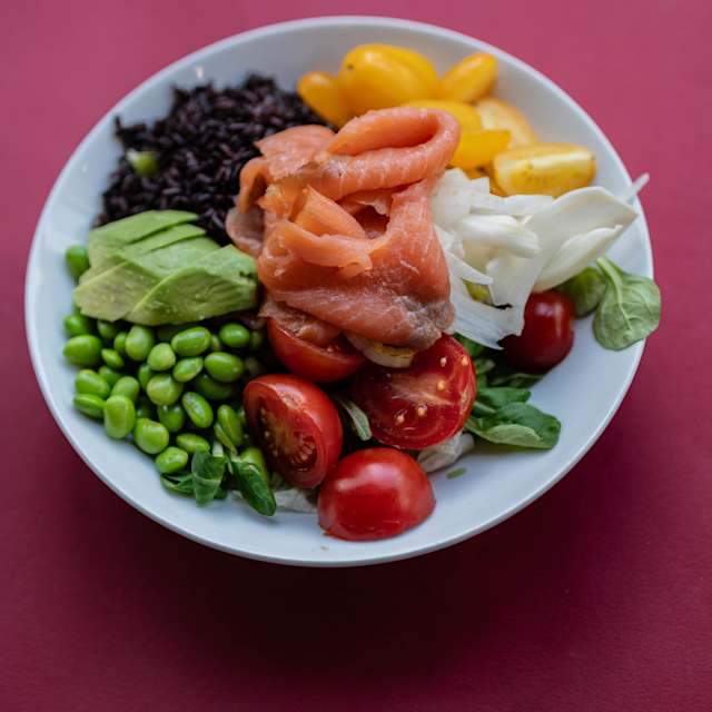 Pokè di pesce al salmone