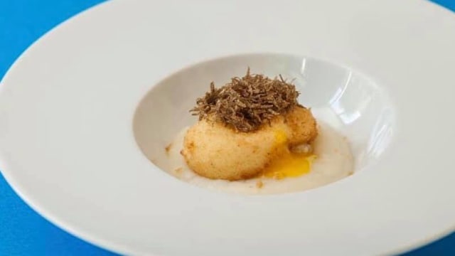 Uovo croccante CBT, parmantier e tartufo nero