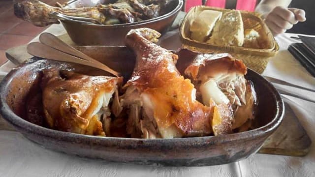 1/4 Cochinillo asado