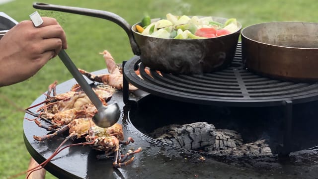 Demi homard cuit au braséro