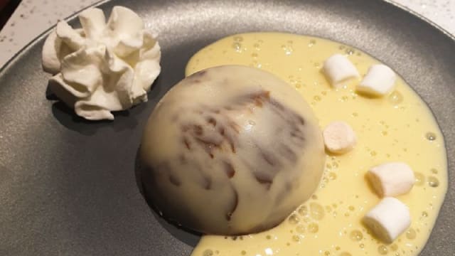dome de chocolat et son biscuit croquant