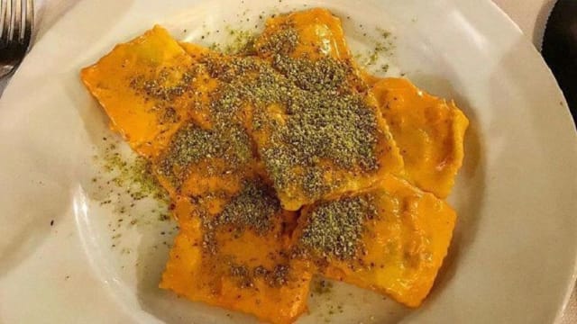 ravioli al salmone e pistacchio