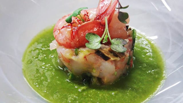 Battuto di gamberi rossi,alghe wakame,funghi shiitake,scarola