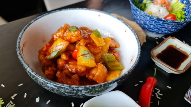 Fish in sweet sour sauce and pinapple 