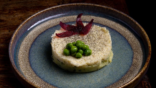 BACCALÀ MANTECATO E PATATE SCHIACCIATE ALLE ERBE